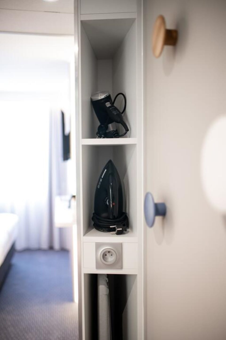 In-room safe, laptop workspace, blackout drapes, iron/ironing board