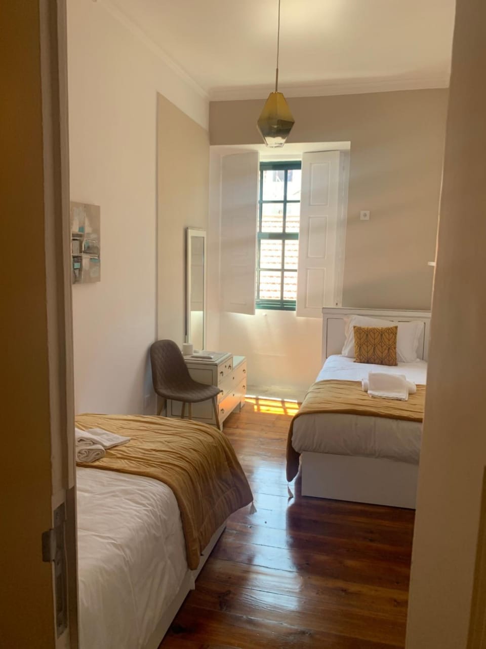 Twin Room with Shower | Hypo-allergenic bedding, down comforters, memory foam beds