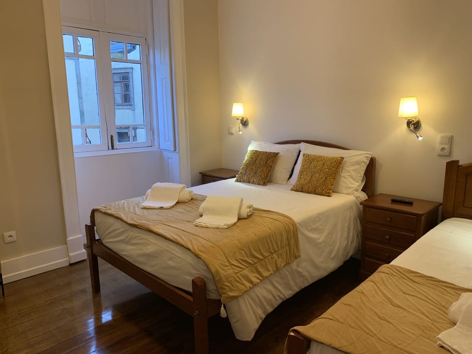 Triple Room with Shower | Hypo-allergenic bedding, down comforters, memory foam beds