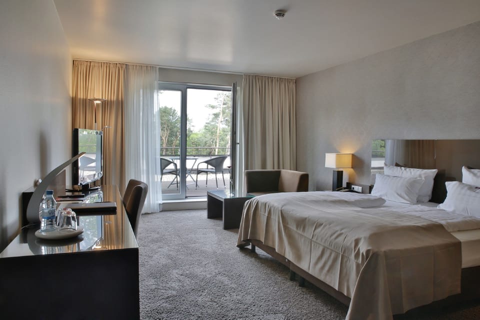 Superior Double Room, Private Bathroom | Hypo-allergenic bedding, pillowtop beds, in-room safe