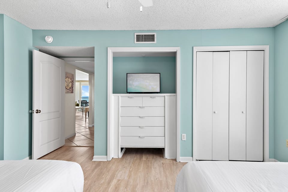 Guest bedroom