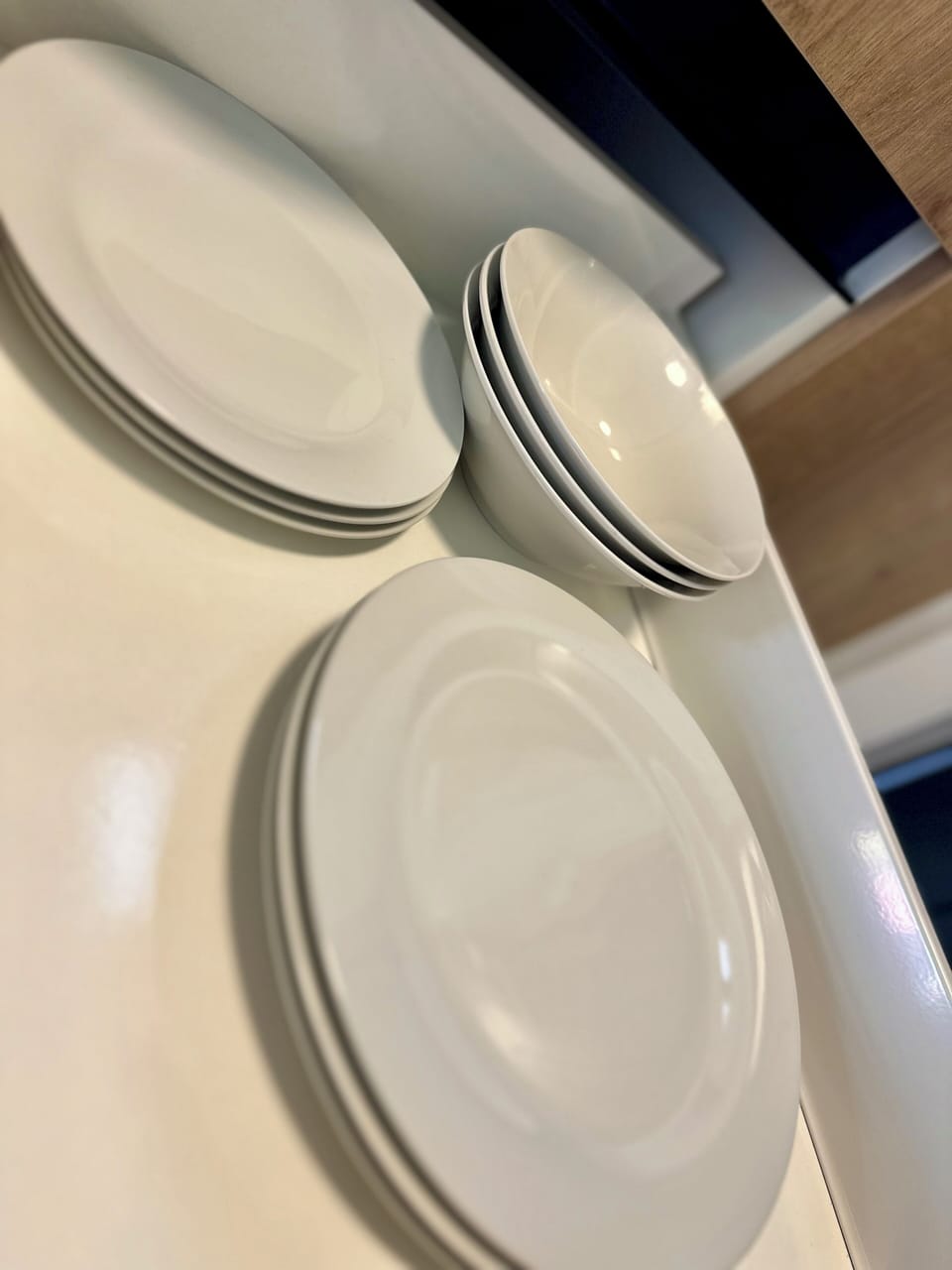 Deluxe Studio Suite | Private kitchen | Mini-fridge, microwave, stovetop, electric kettle
