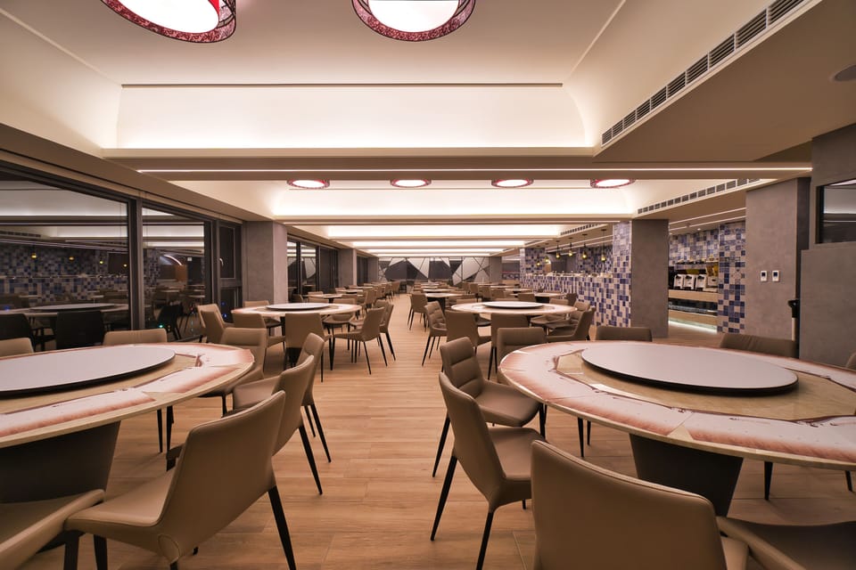 Free daily self-serve breakfast