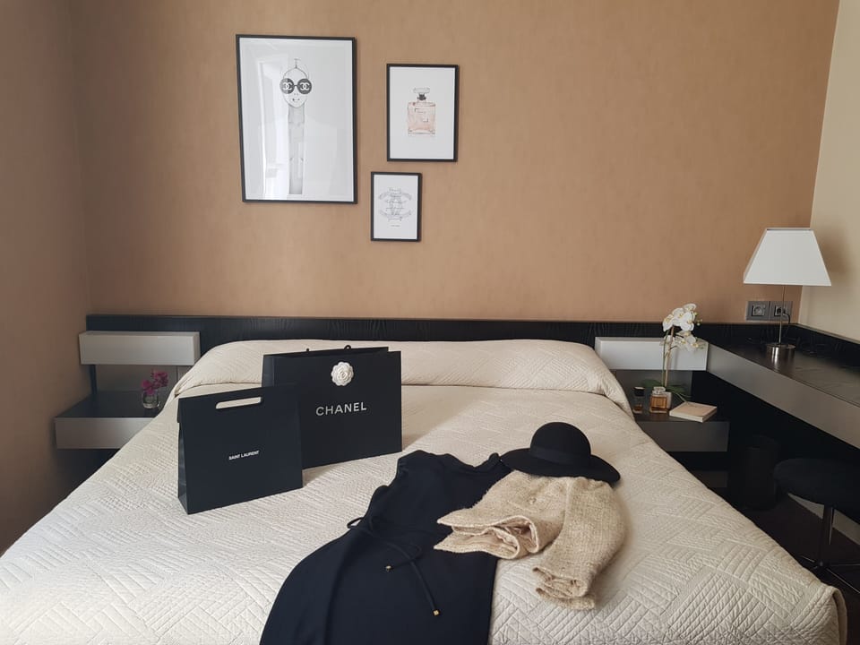4-Supèrieure | Premium bedding, in-room safe, desk, blackout drapes