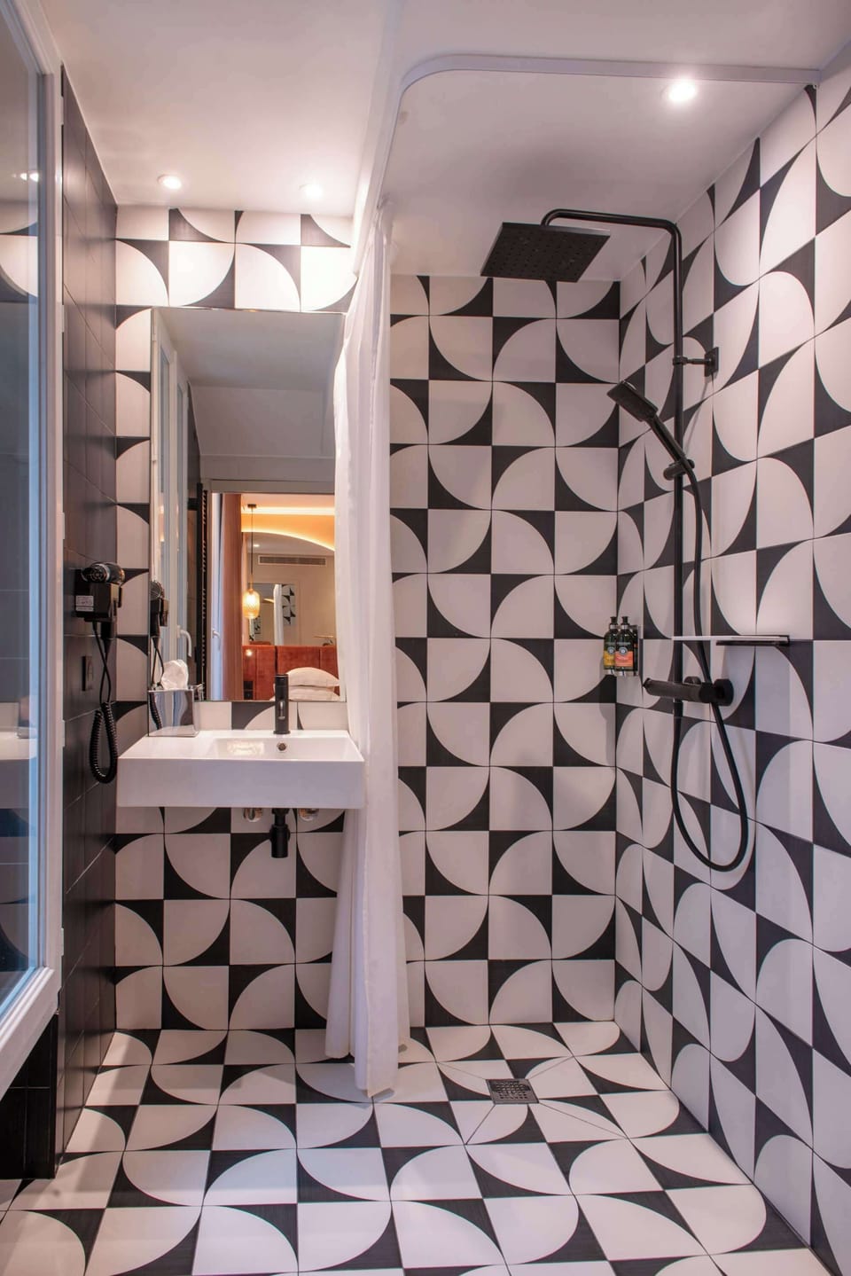 Double Room | Bathroom | Free toiletries, hair dryer, towels, soap