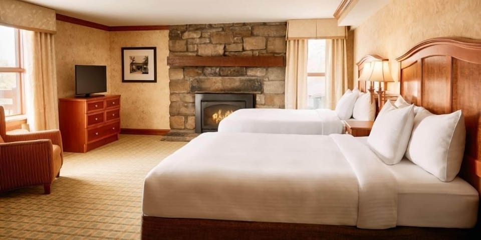 Premier Double Room, 2 Queen Beds, Refrigerator | Desk, free WiFi, bed sheets, wheelchair access