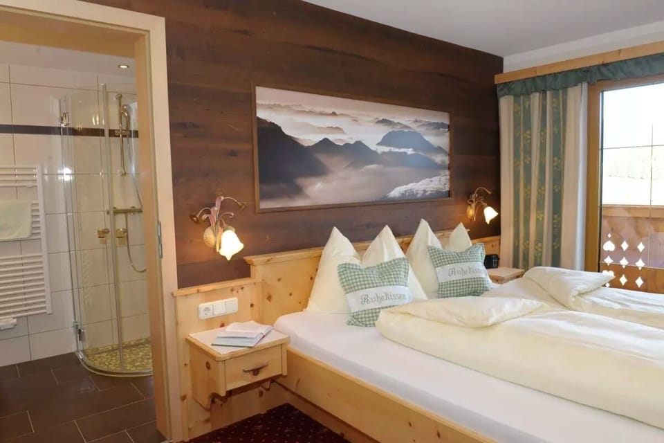 Double Room (Zirbe) | Free WiFi, bed sheets