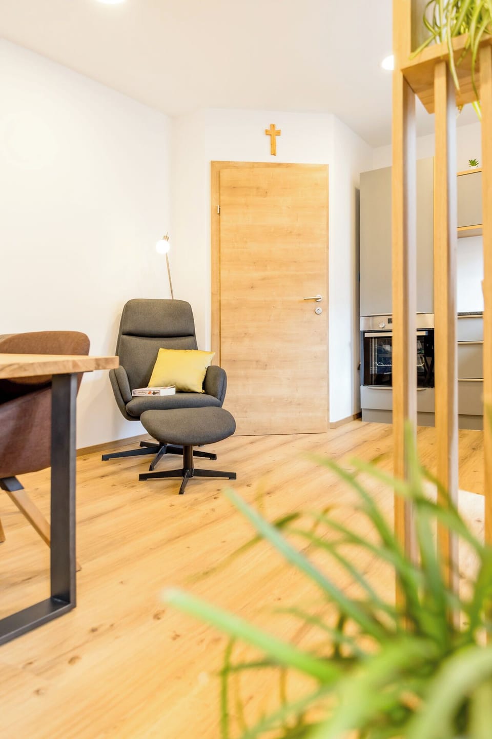 Apartment, 2 Bedrooms (Fuchsenloch) | Living area | 100-cm flat-screen TV with satellite channels, books, heated floors