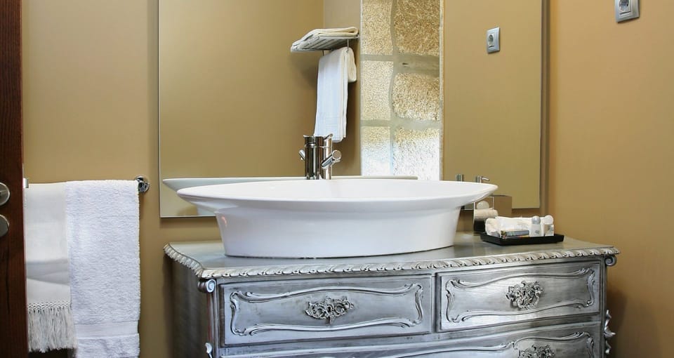 Superior Double or Twin Room | Bathroom sink