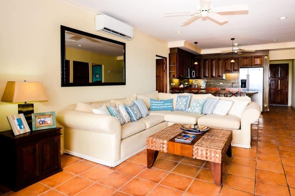 Living Area (Mirrored)