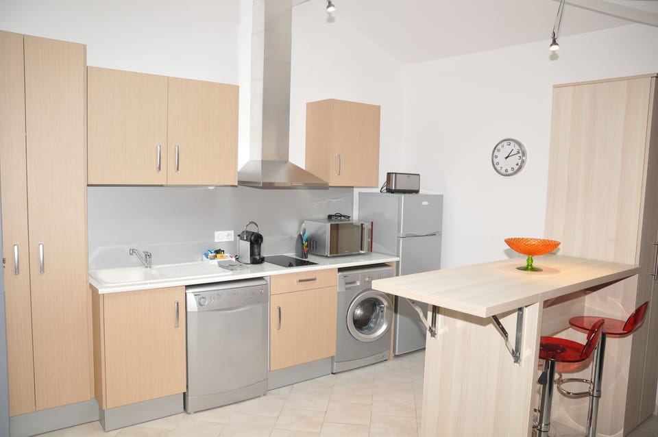 Loft, 1 Bedroom (Norvège) - 50 meters away from hotel  | Private kitchen | Shared fridge, microwave