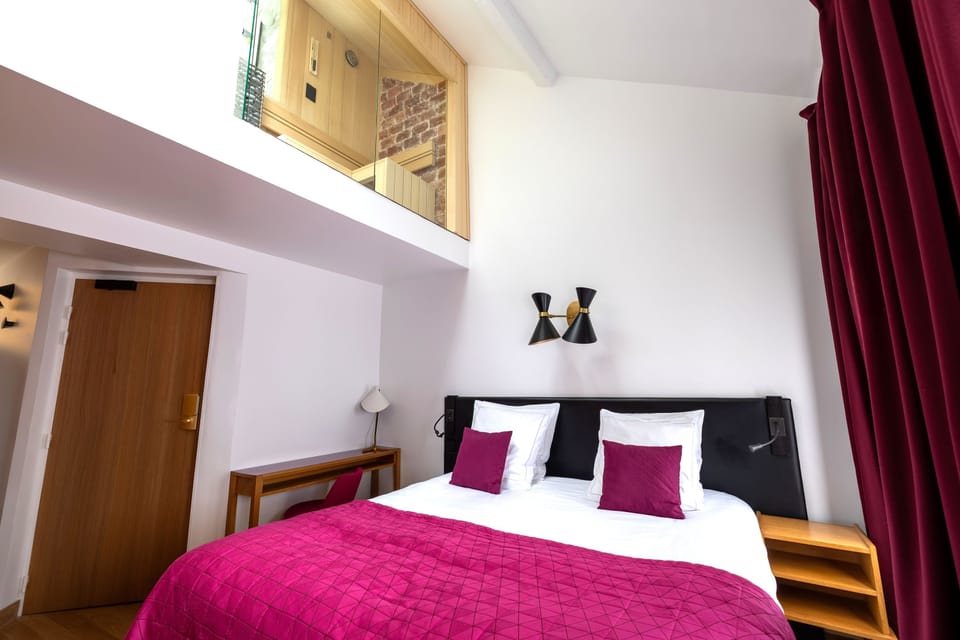Duplex | Premium bedding, in-room safe, desk, blackout drapes