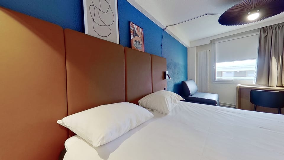 Triple Room, 1 Double Bed with Sofa bed | In-room safe, desk, soundproofing, iron/ironing board (on request)