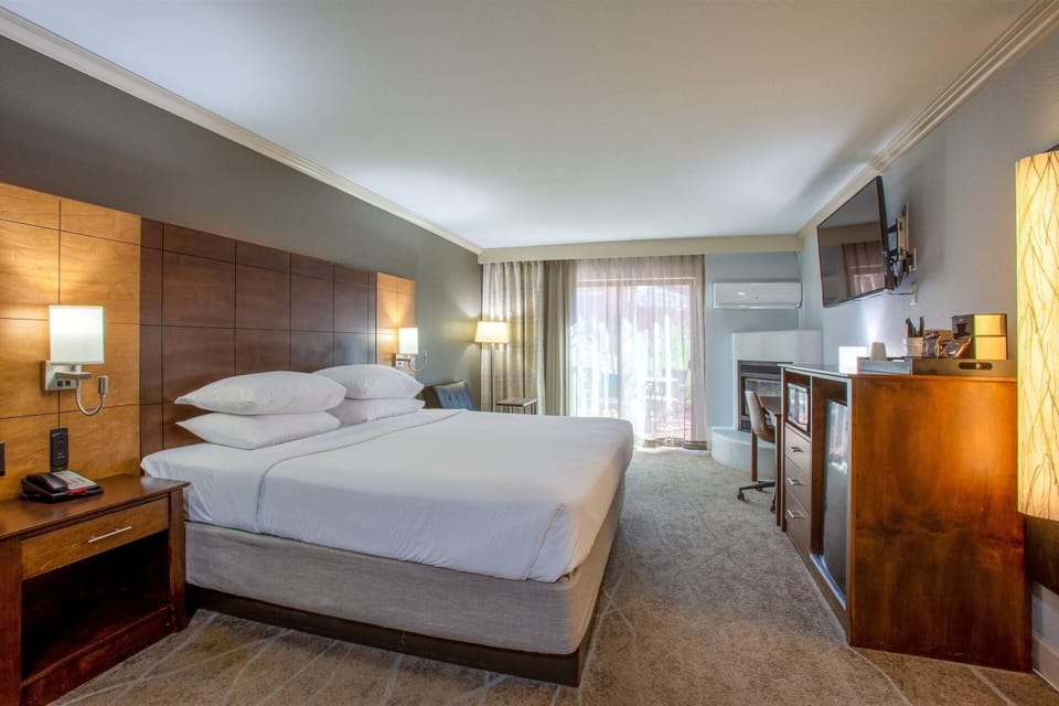 Superior Room, King Bed, Soaking Tub, Fireplace, Patio | Premium bedding, pillowtop beds, in-room safe, desk