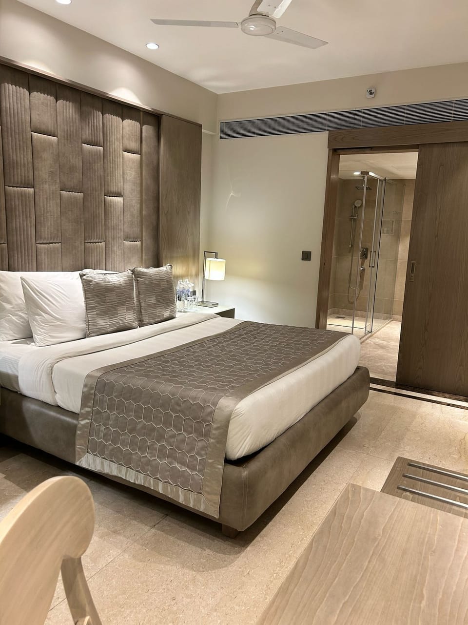 Executive Suite | Premium bedding, in-room safe, desk, blackout drapes