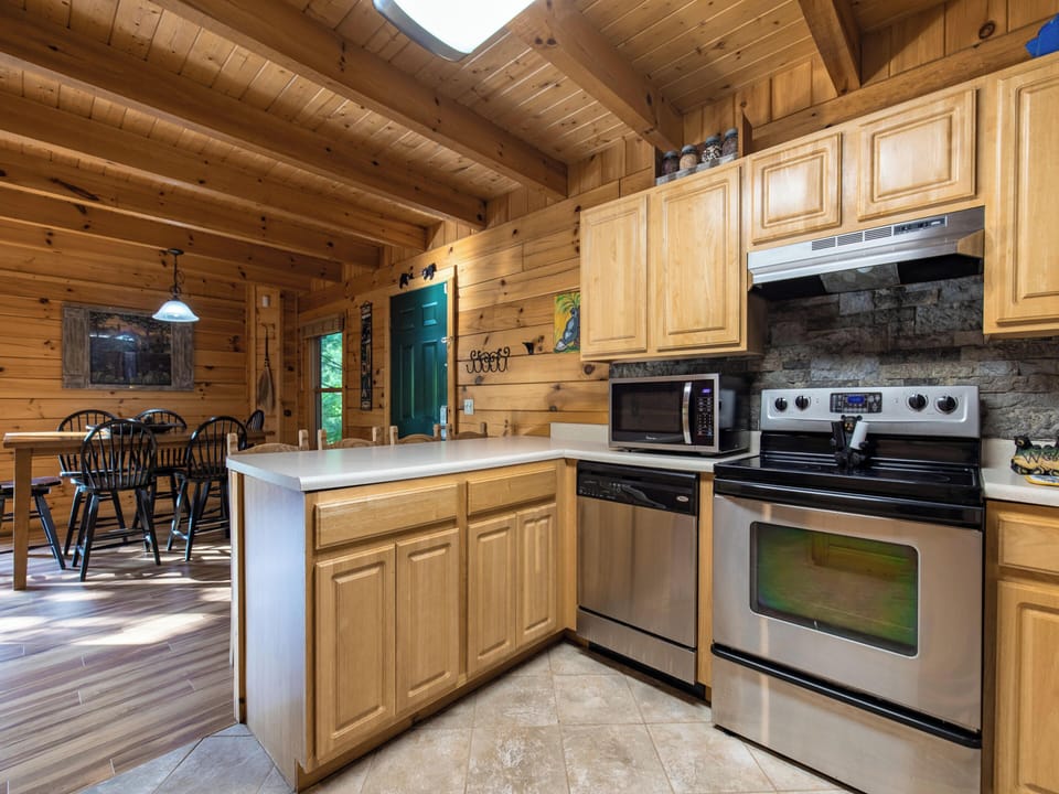 Studio (1 Bedroom) | Property amenity
