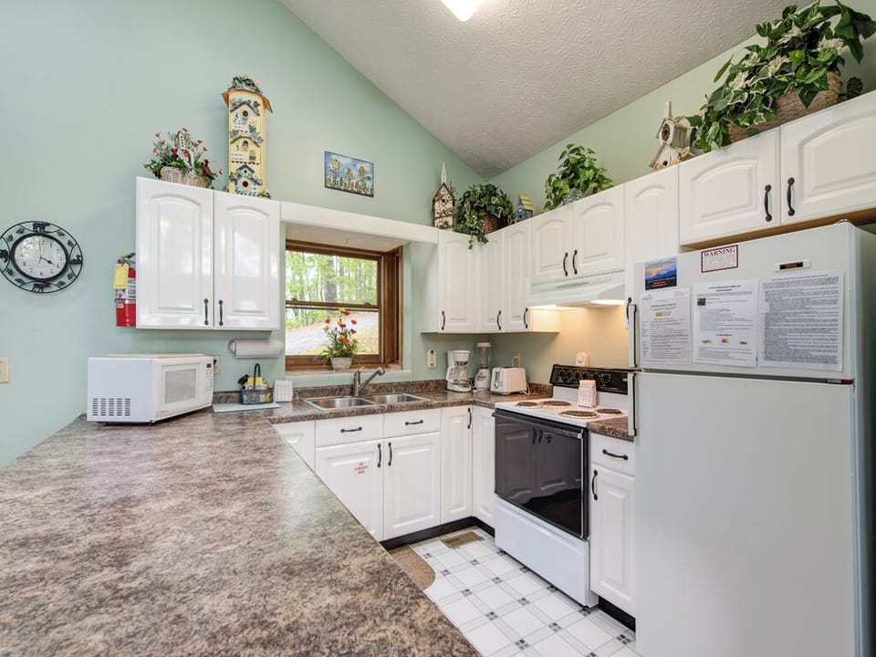 Studio (2 Bedrooms) | Property amenity