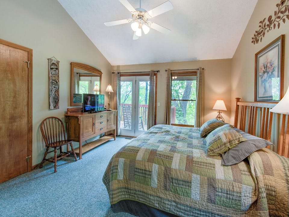 Above and Beyond by Jackson Mountain Rentals Chalet in Gatlinburg