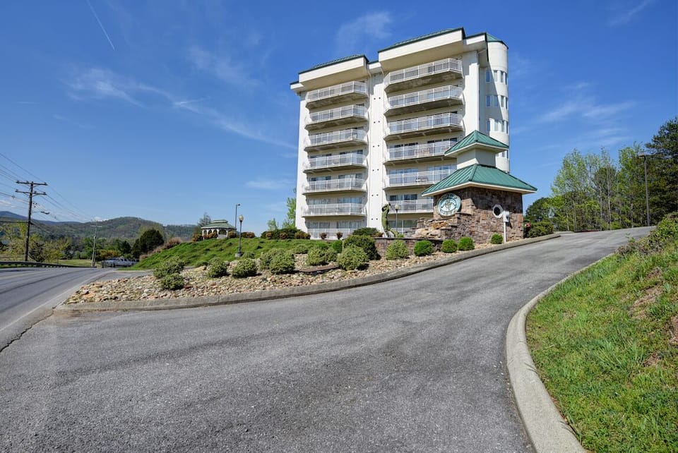 Condo (2 Bedrooms) | Property amenity