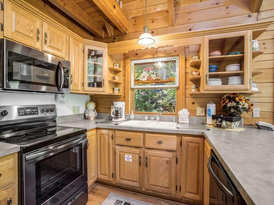 Studio (3 Bedrooms) | Property amenity