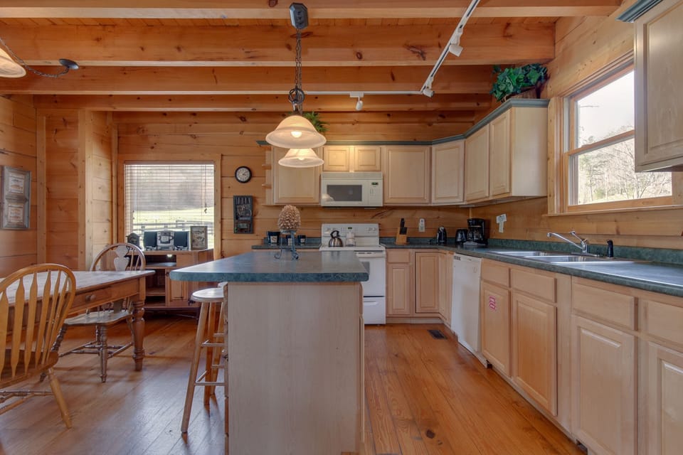 Studio (2 Bedrooms) | Property amenity