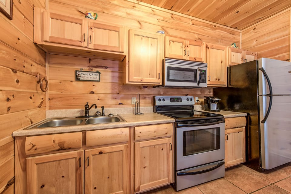 Studio (3 Bedrooms) | Property amenity