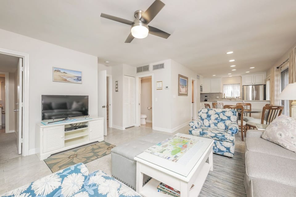 Condo (2 Bedrooms) | Property amenity