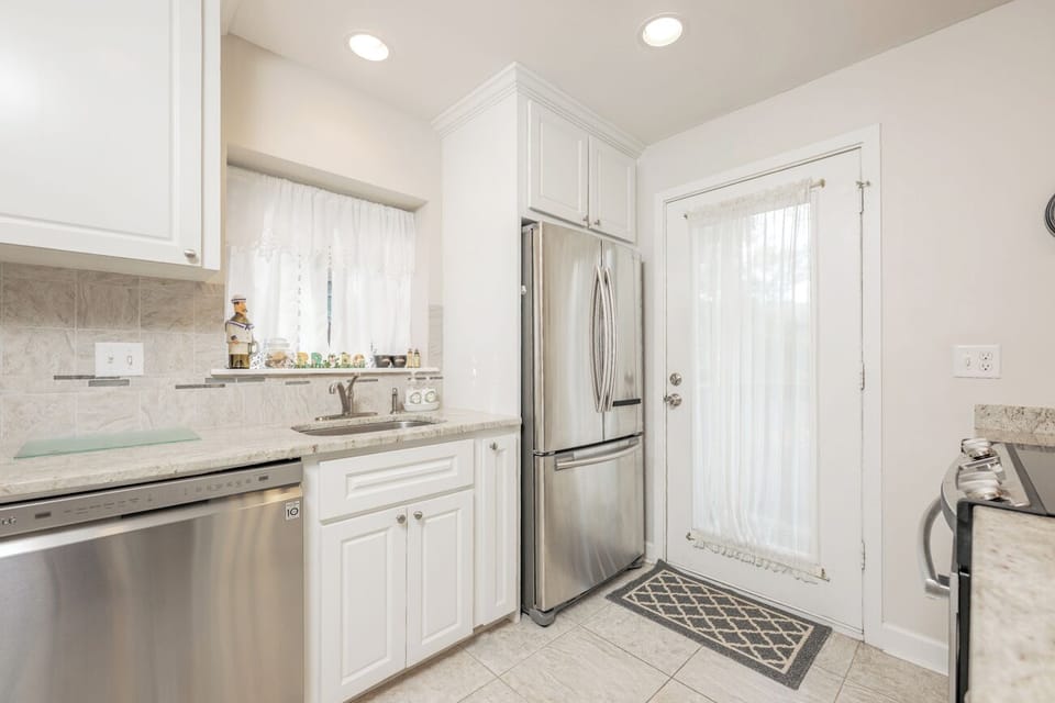 Condo (2 Bedrooms) | Property amenity