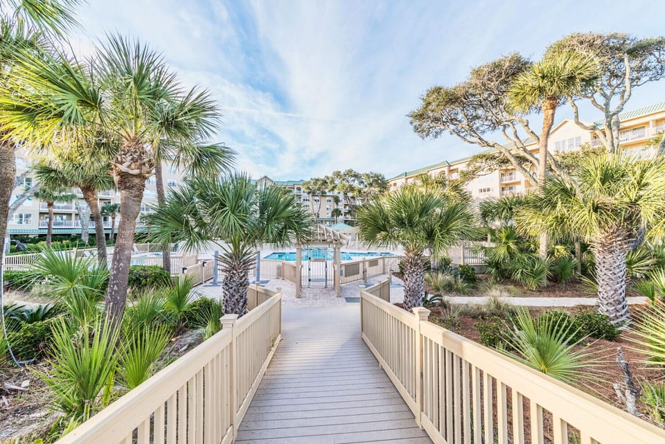 Condo (2 Bedrooms) | Property amenity