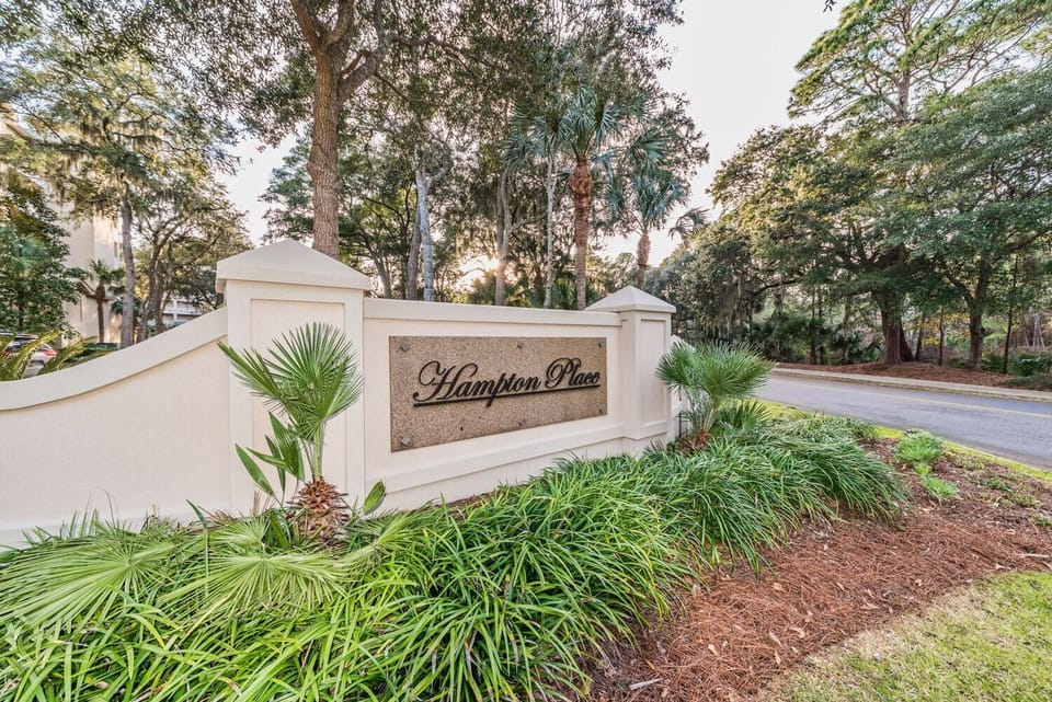Condo (2 Bedrooms) | Property amenity