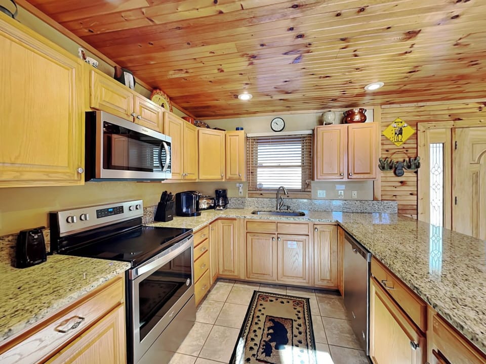 Studio (4 Bedrooms) | Property amenity