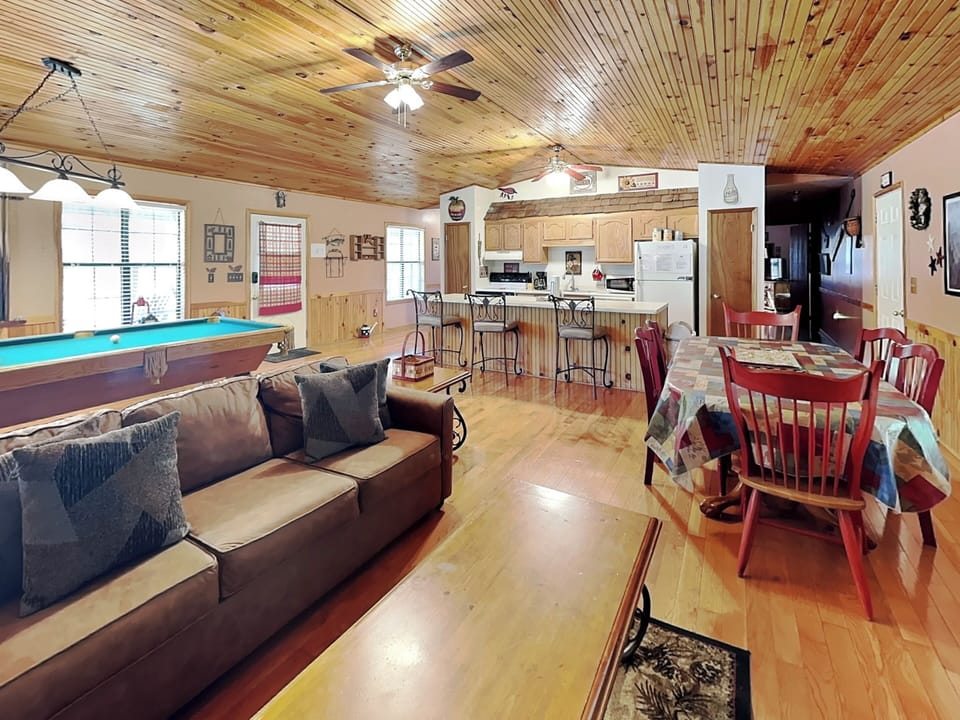 Studio (2 Bedrooms) | Property amenity