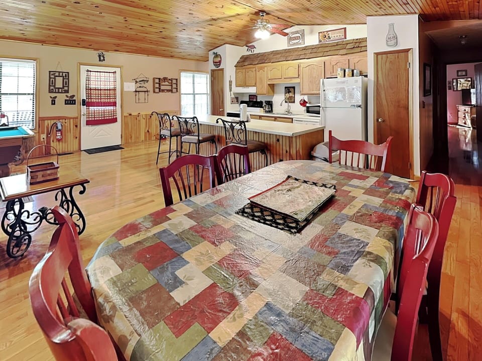 Studio (2 Bedrooms) | Property amenity