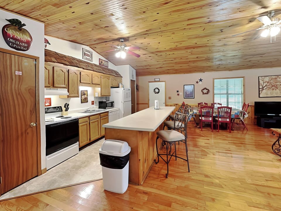 Studio (2 Bedrooms) | Property amenity