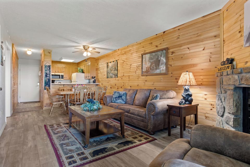 Condo (2 Bedrooms) | Front of property