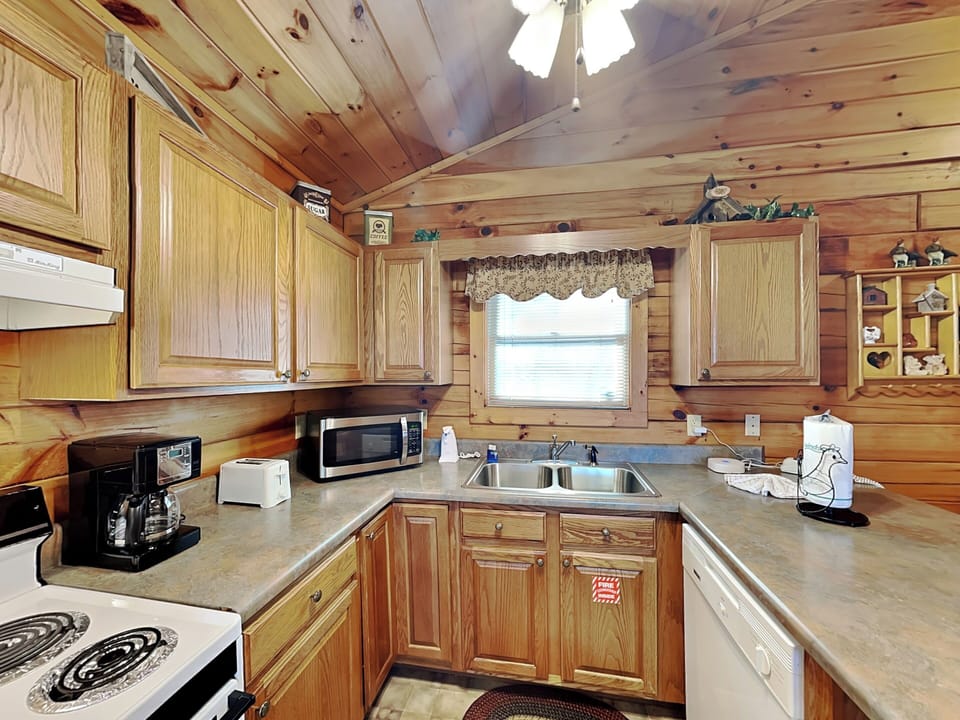 Studio (1 Bedroom) | Property amenity