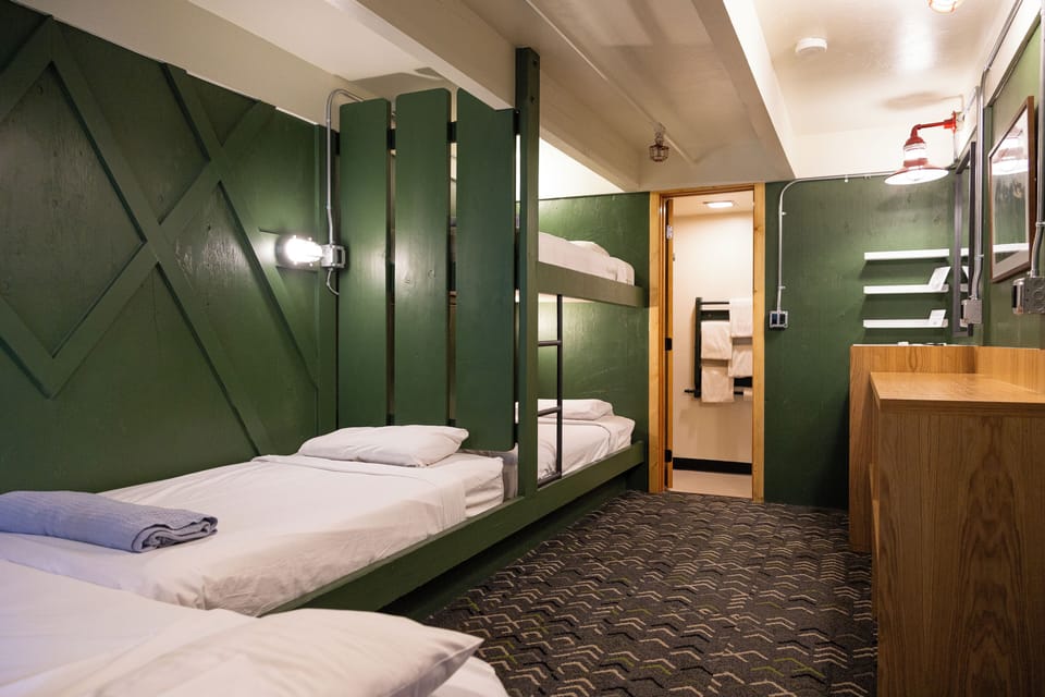 Quadruple Room | Free cribs/infant beds, rollaway beds, free WiFi, bed sheets