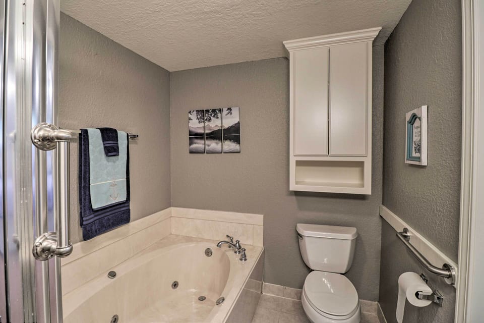 Full Bathroom | Linens & Towels