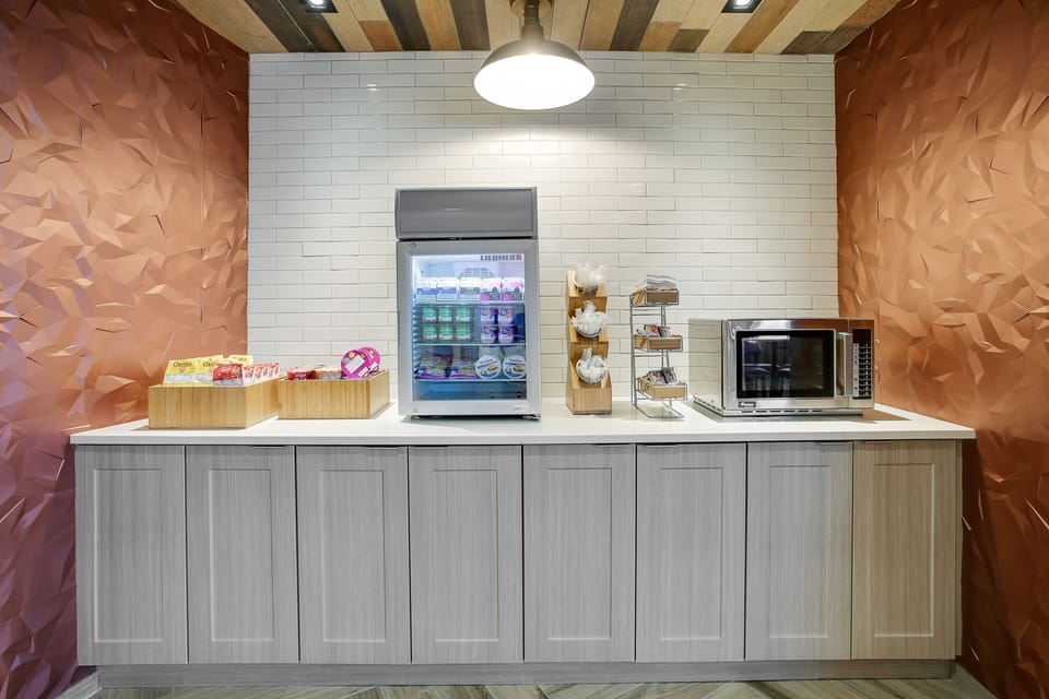 Free buffet breakfast