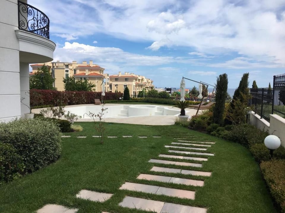 Apartment, 1 Bedroom, Smoking, Private Pool | Garden
