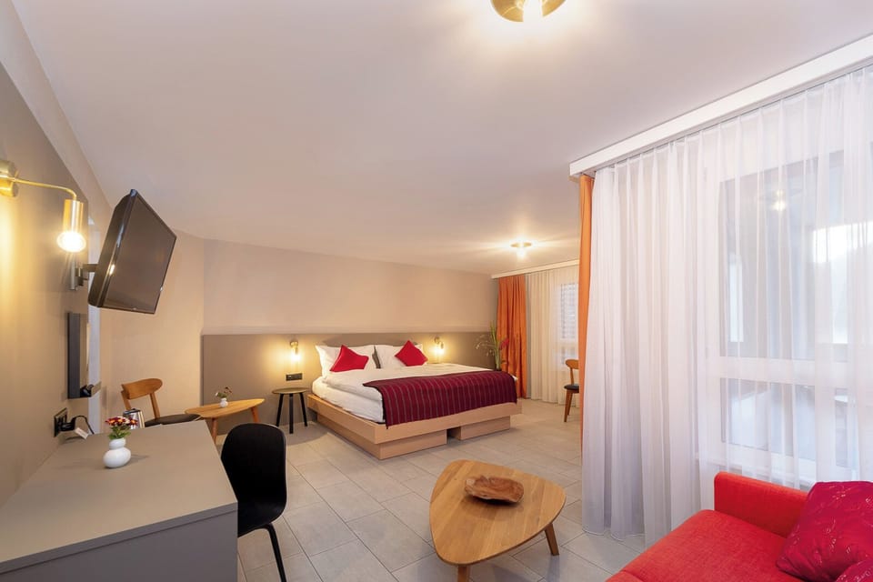 Junior Suite | Premium bedding, down comforters, in-room safe, desk