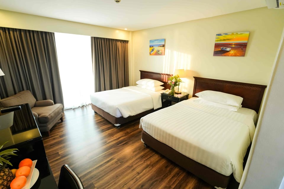 Super Deluxe with Veranda Queen | In-room safe, WiFi (free), bed sheets