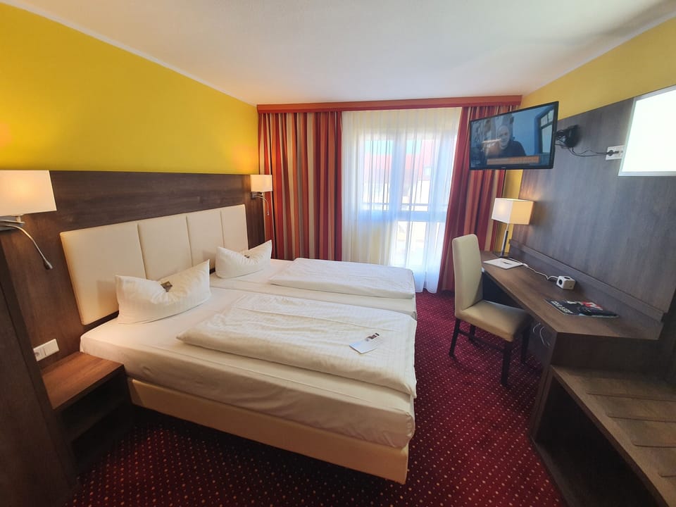 Standard Double Room | Desk, laptop workspace, blackout drapes, soundproofing