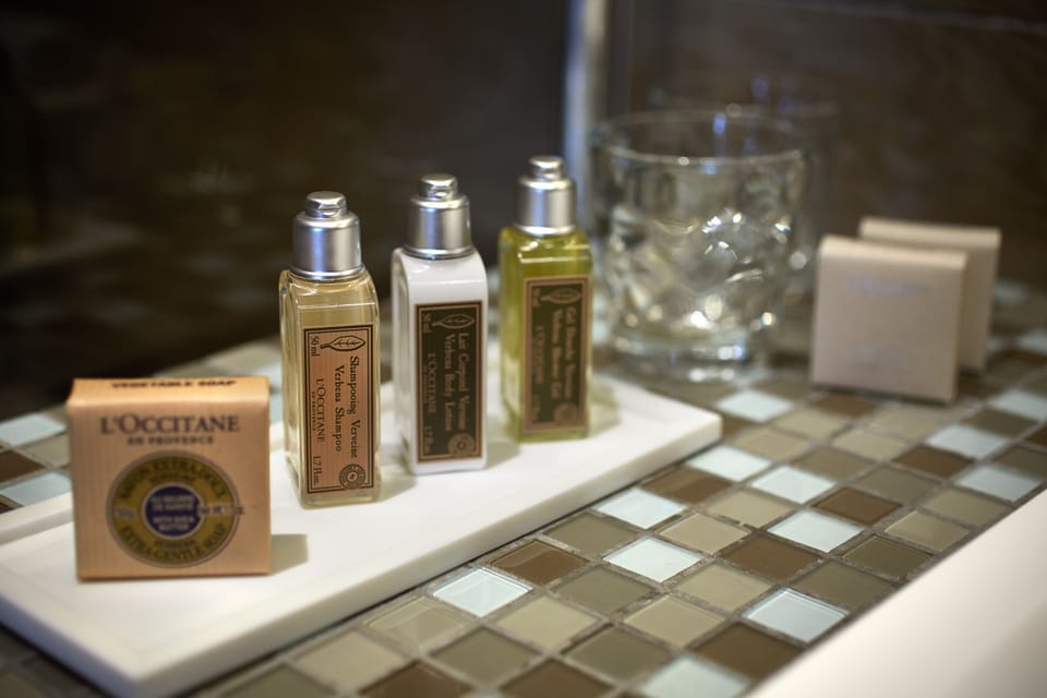 Deluxe Room, Balcony | Bathroom amenities | Hydromassage showerhead, designer toiletries, hair dryer, bathrobes