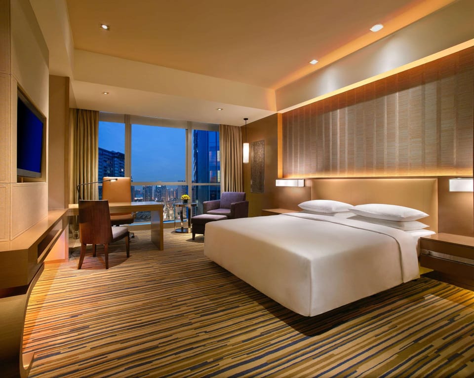 Minibar, in-room safe, soundproofing, iron/ironing board