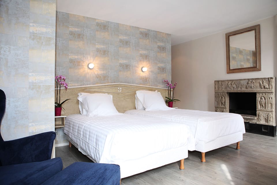 Deluxe Double Room | Premium bedding, desk, iron/ironing board, free WiFi