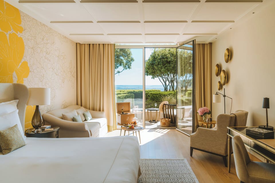 Junior Suite (Champagne) | Premium bedding, memory foam beds, minibar, in-room safe