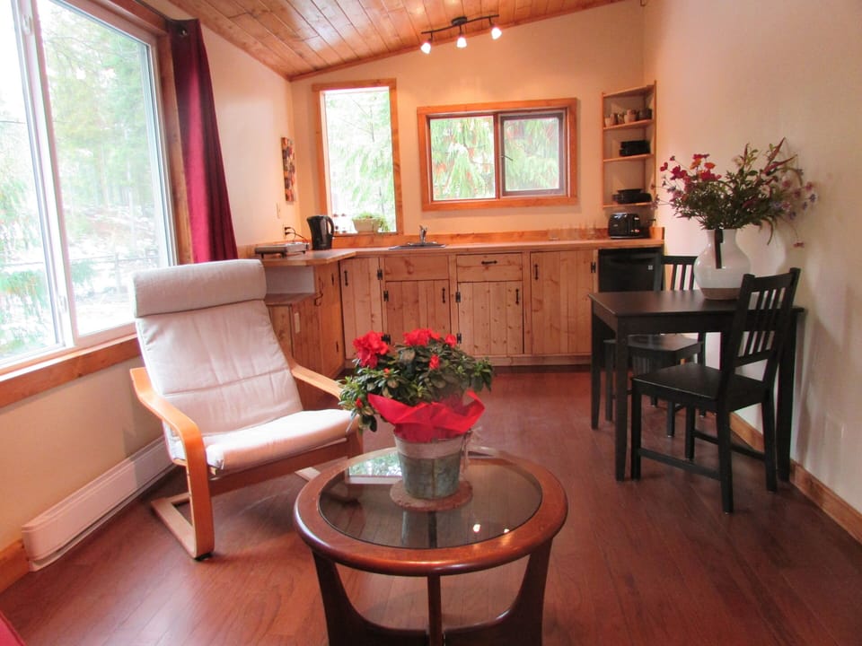 Looking from sitting area to kitchen. 