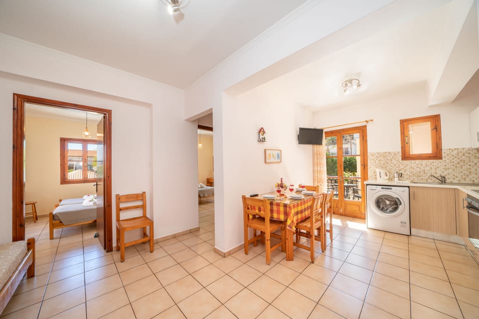 Apartment | Living area | Flat-screen TV