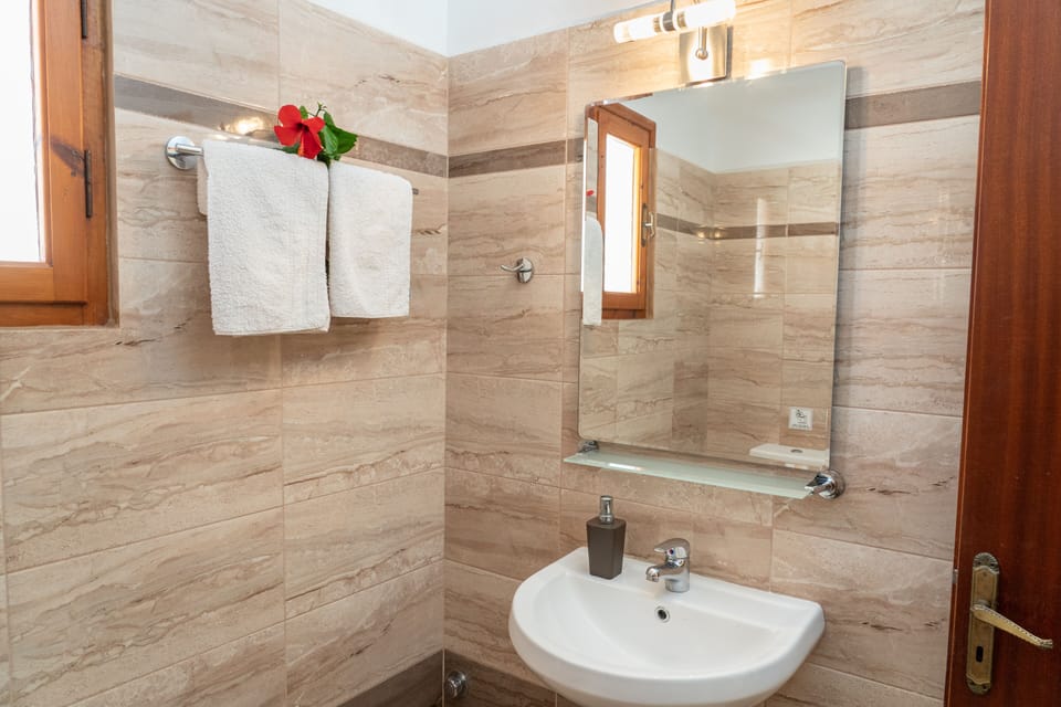 Alexatos Studios Apartment in Agia Effimia